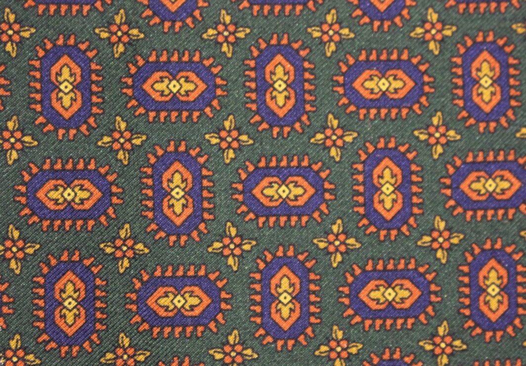 Geometric-Design-British-Made-Printed-Silk-D36-6027 (3)