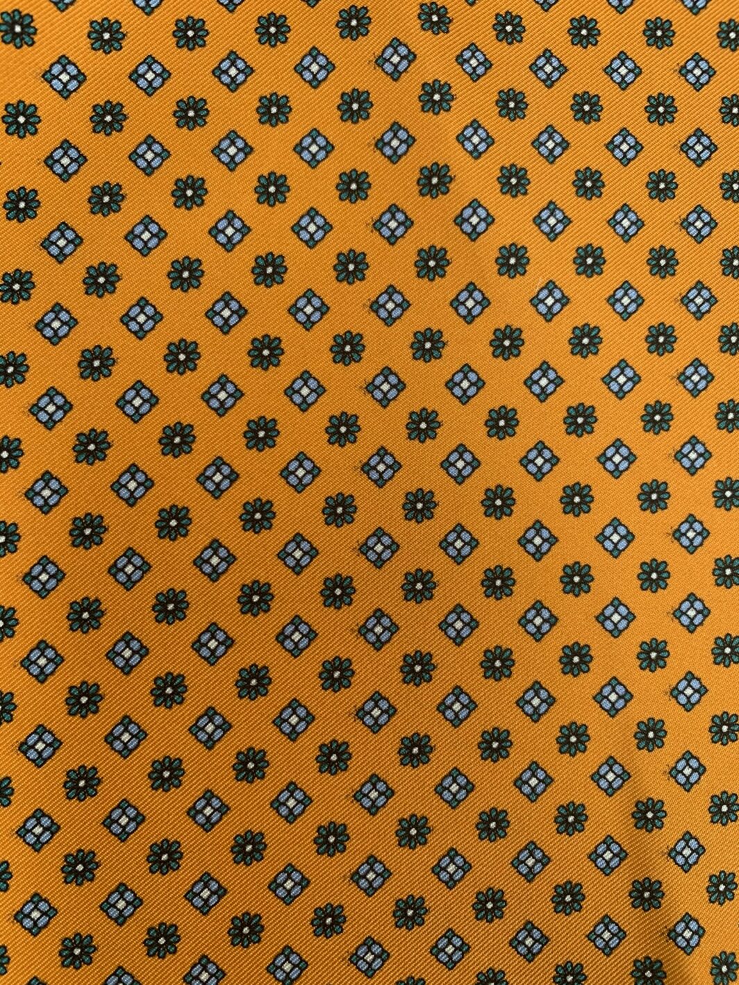 Neat-Design-British-Made-Printed-Silk-ETON-8029 (2)