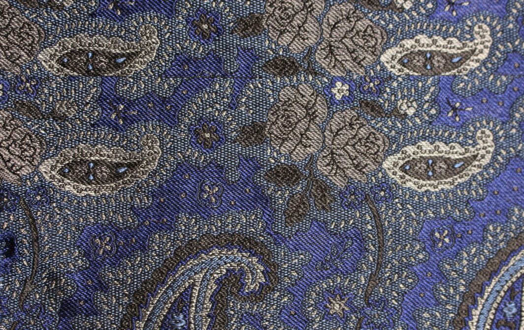 Paisley-Design-British-Made-Jacquard-Silk-W13609-10-M5526 (1)