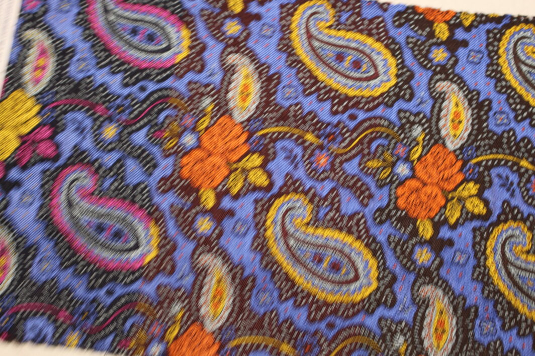 Paisley-Design-British-Made-Jacquard-Silk-W13609-10-M5526 (2)