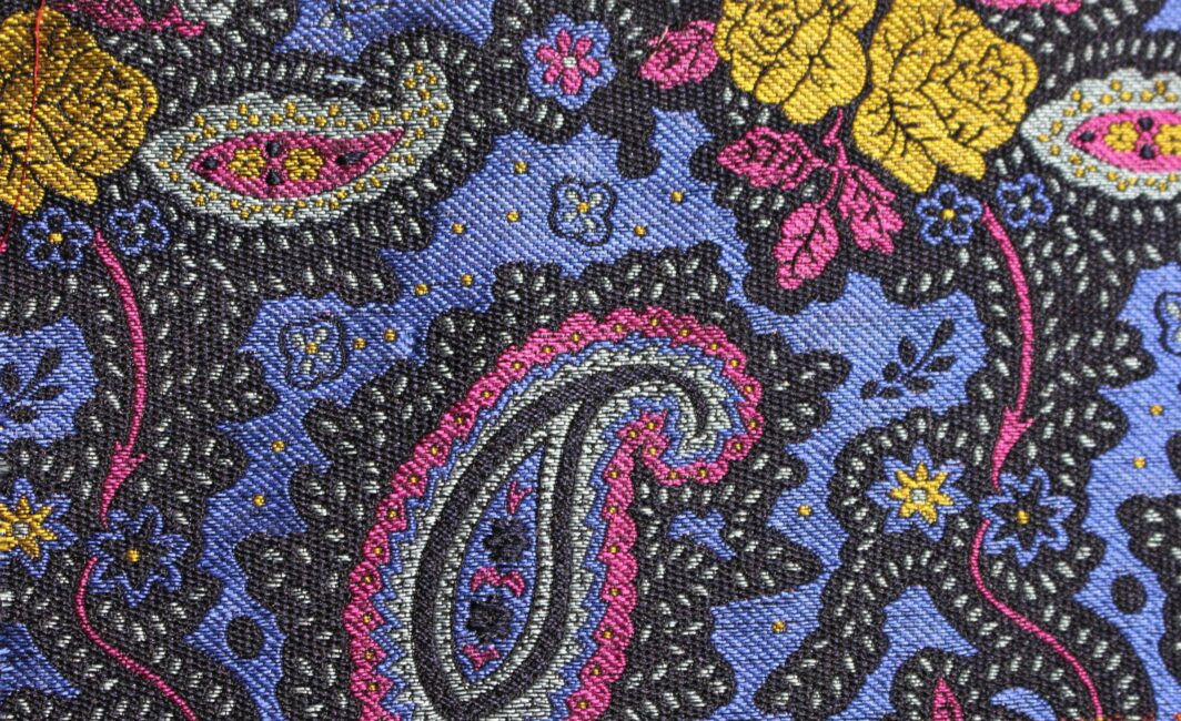 Paisley-Design-British-Made-Jacquard-Silk-W13609-10-M5526 (3)