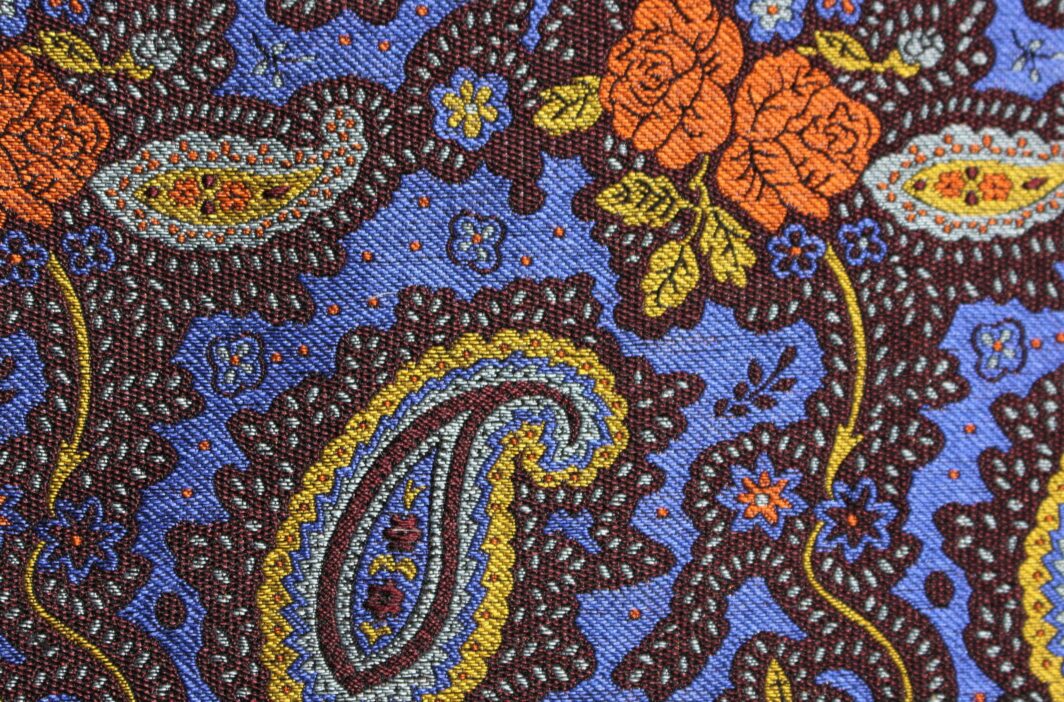 Paisley-Design-British-Made-Jacquard-Silk-W13609-10-M5526 (4)