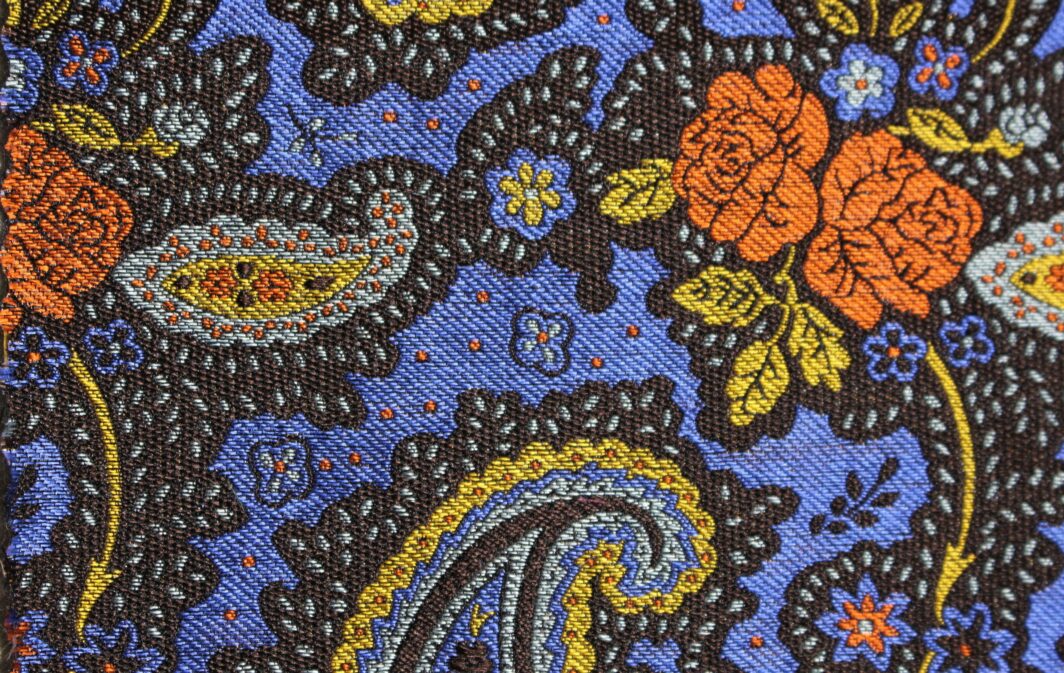 Paisley-Design-British-Made-Jacquard-Silk-W13609-10-M5526 (5)