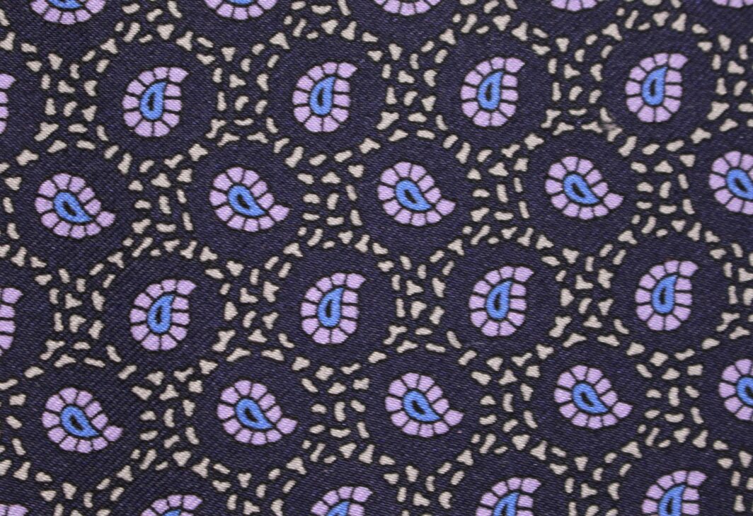 Paisley-Design-British-Made-Printed-Silk-D36-6021 (1)