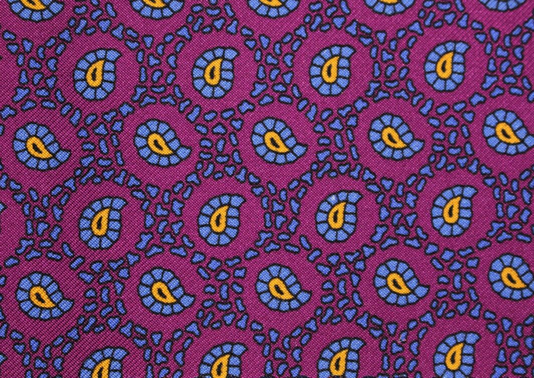 Paisley-Design-British-Made-Printed-Silk-D36-6021 (2)