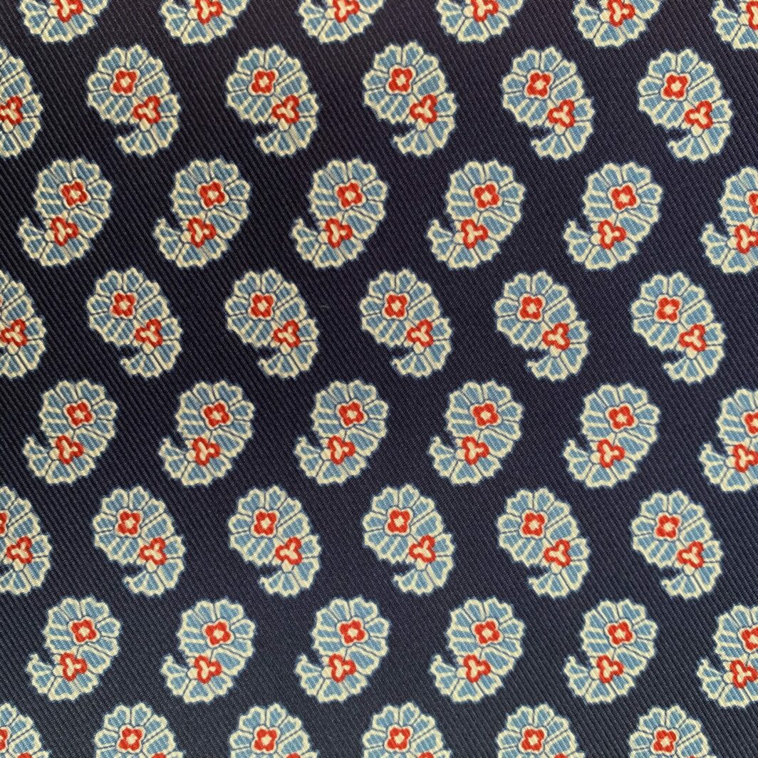 Paisley-Design-British-Made-Printed-Silk-D50.46 (1)