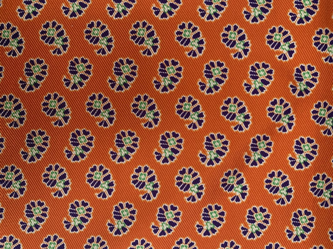 Paisley-Design-British-Made-Printed-Silk-D50.46 (5)