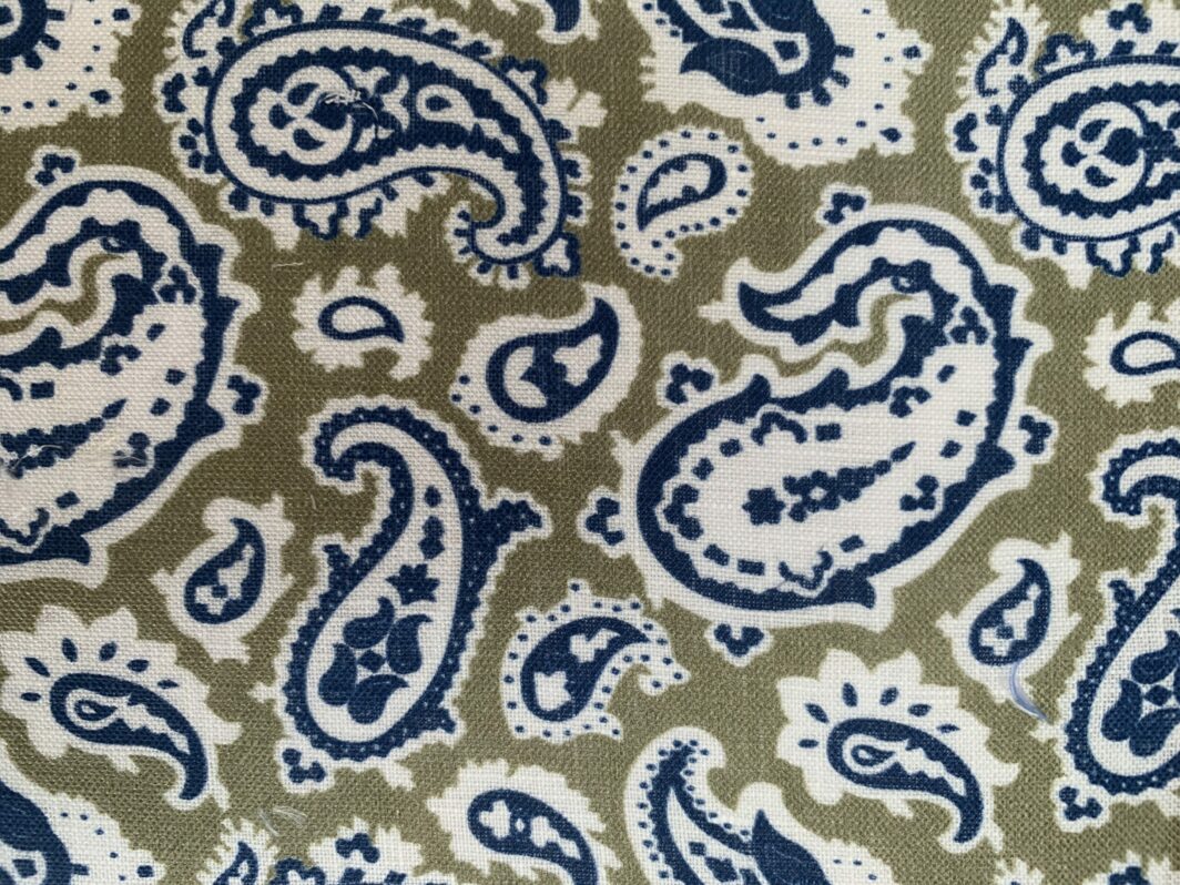 Paisley-Design-British-Made-Printed-Silk-RK14475.2-RK400 (3)