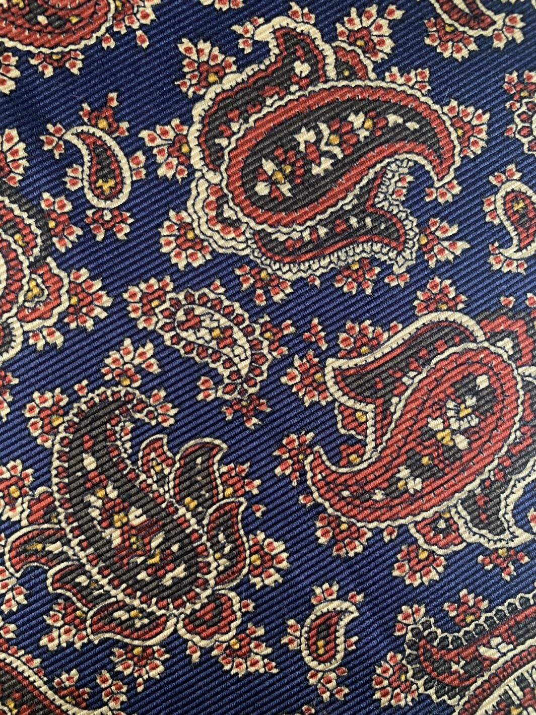 Paisley-Design-British-Made-Printed-Silk-RK1917 (4)