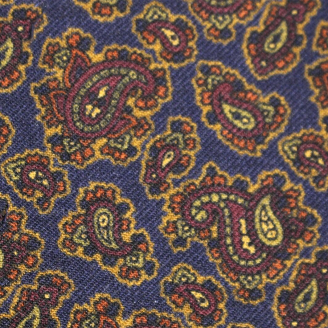 Paisley-Design-British-Made-Printed-Silk-W8514 (2)