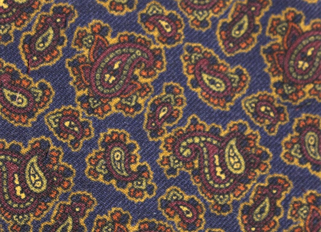 Paisley-Design-British-Made-Printed-Silk-W8514 (2)