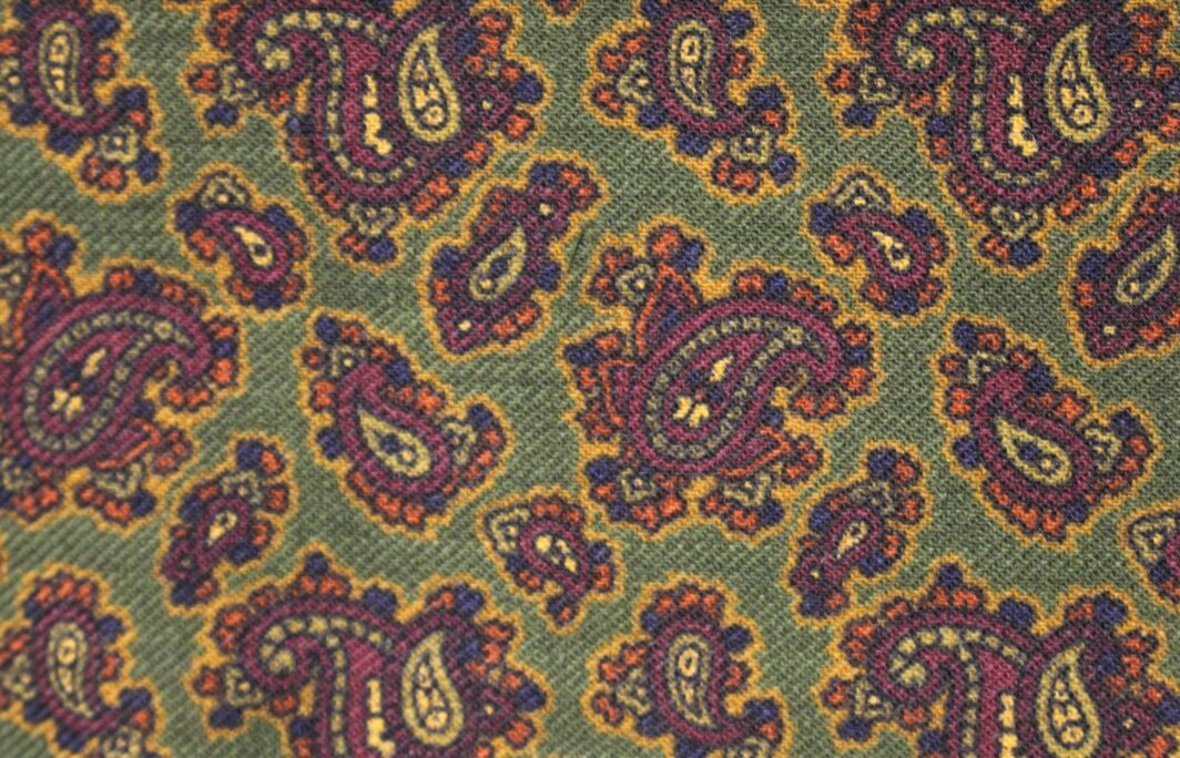 Paisley-Design-British-Made-Printed-Silk-W8514 (3)