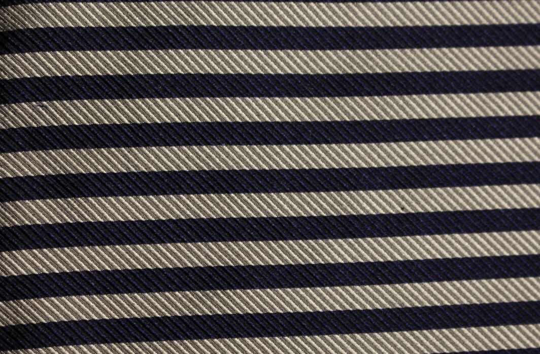 Stripe-Design-British-Made-Jacquard-Silk-W13536-18-M8567 (3)